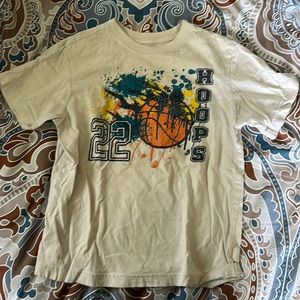 Children’s place basketball graphic tee size 5/6